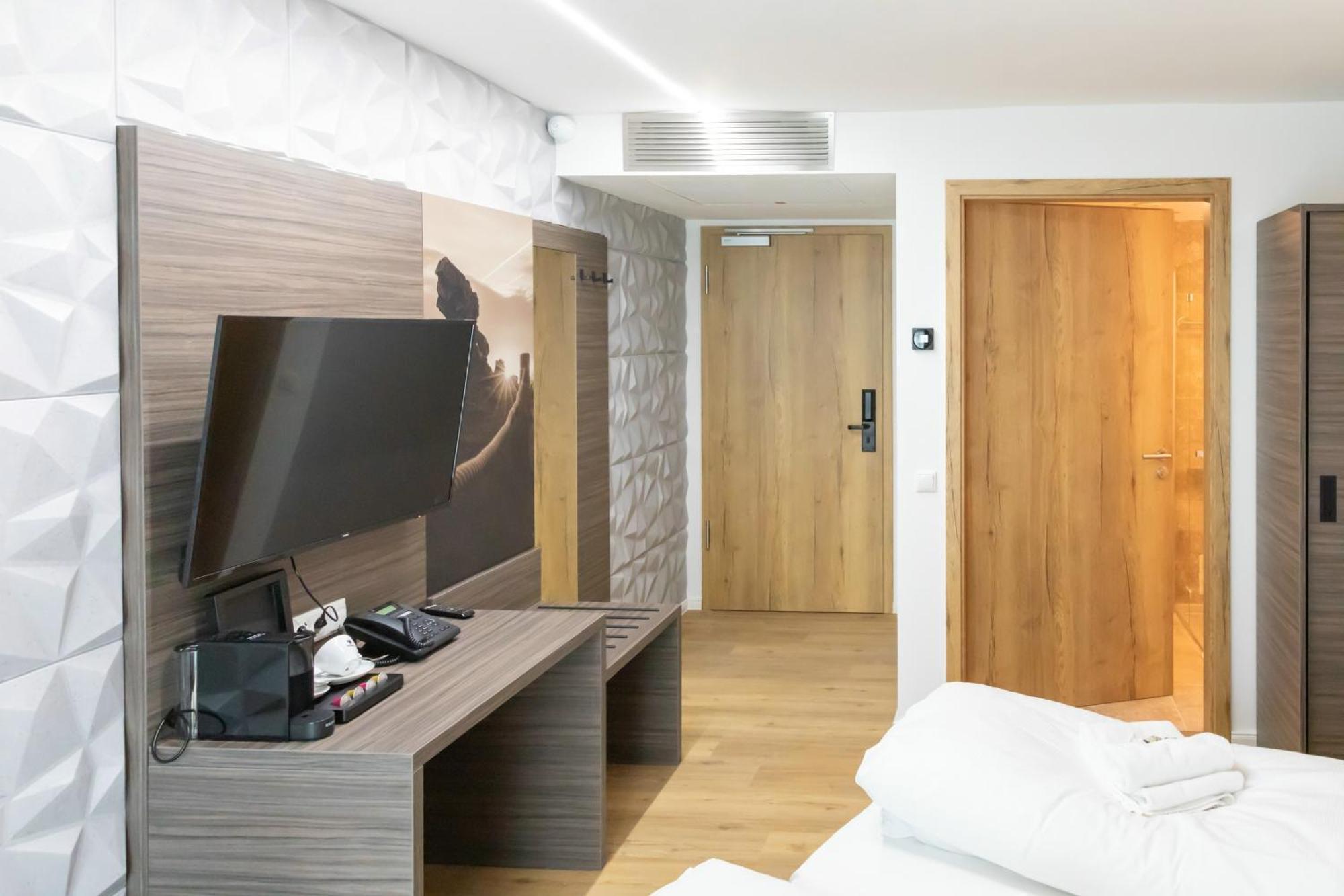 גוסלר Central Hotel & Lounge Adult Only מראה חיצוני תמונה